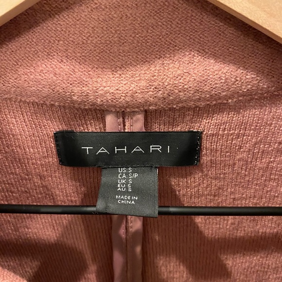 Tahari pink lightweight coat - Picture 2 of 2